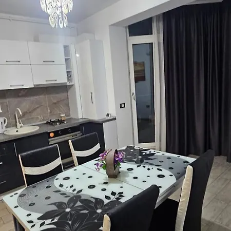 Deluxe Pool & Spa Mamaia Nord Apartment *