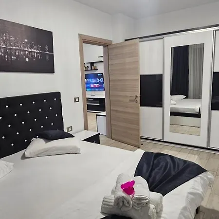 Apartment Deluxe Pool & Spa Mamaia Nord *