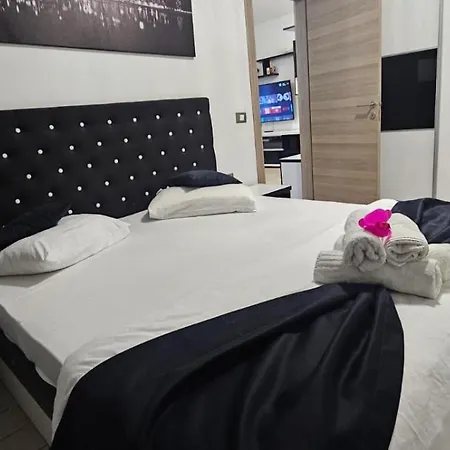 Deluxe Pool & Spa Mamaia Nord 아파트 Năvodari
